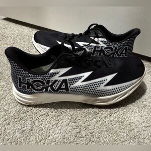 HOKA Crescendo Middle Distance Track Shoes / Spikes (unisex M8.5 W10)